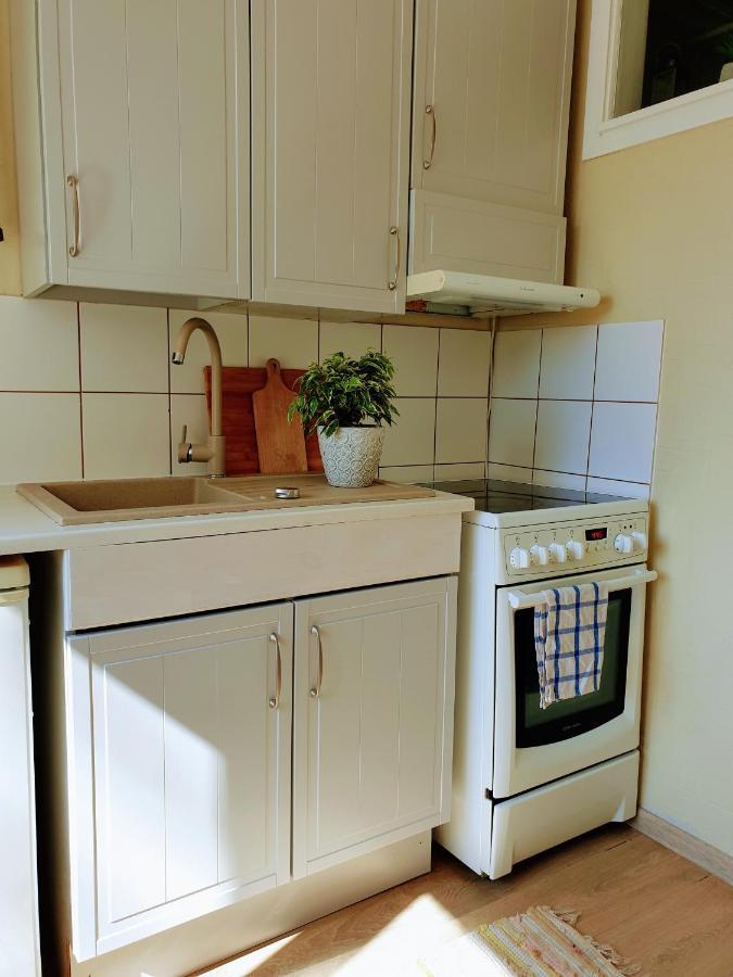 Sunny Apartment, 7 Min With Tram To The Old Town Huoneisto
