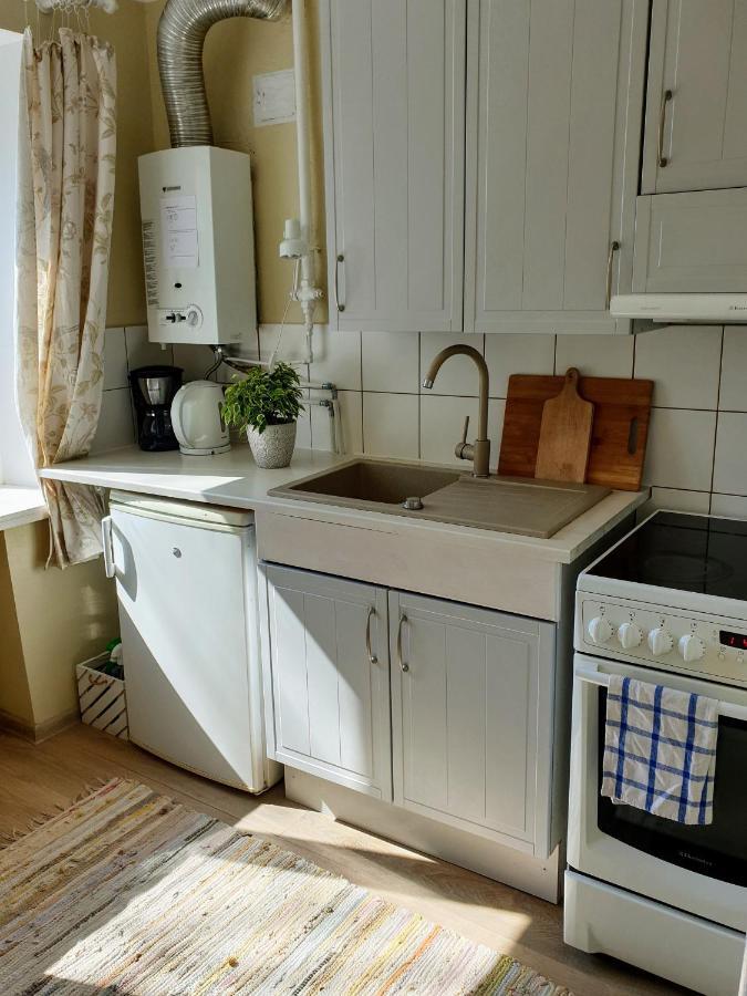 Huoneisto Sunny Apartment, 7 Min With Tram To The Old Town
