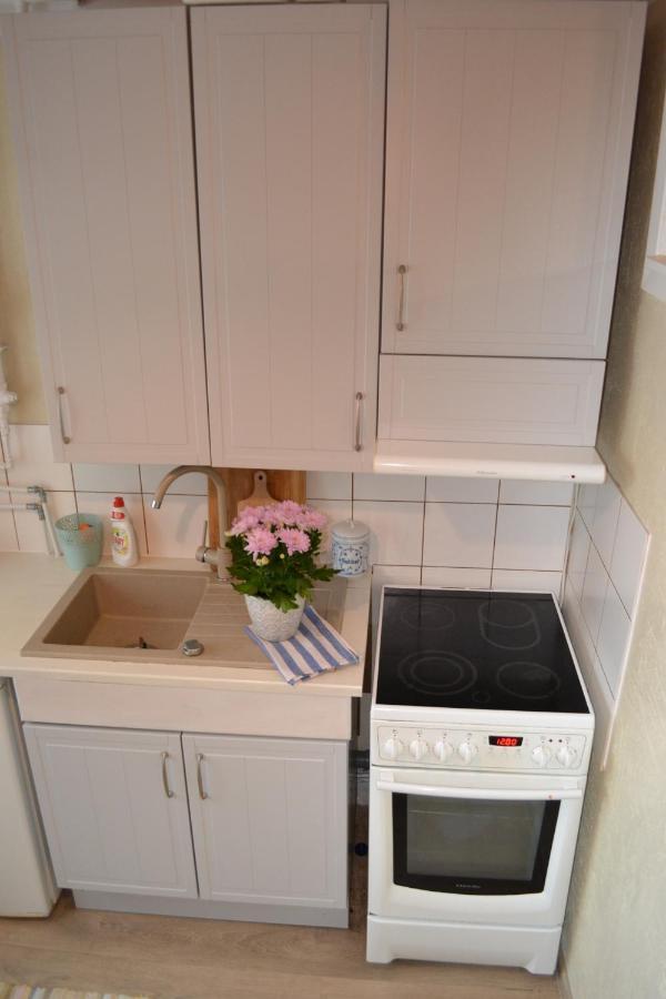 Sunny Apartment, 7 Min With Tram To The Old Town Tallinna
