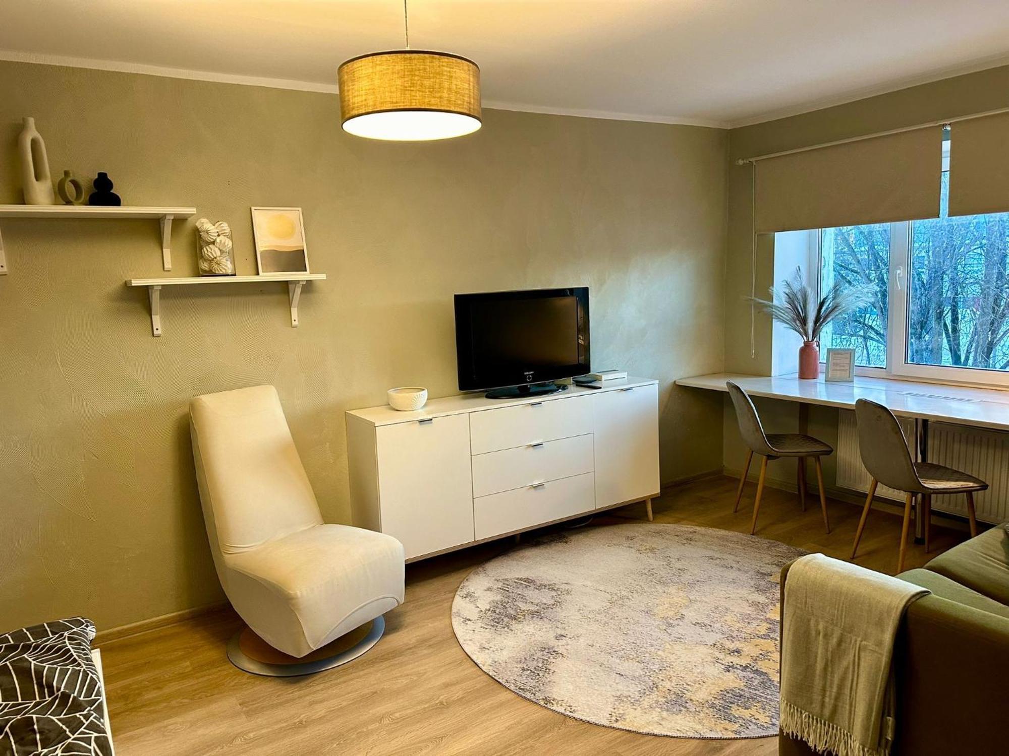 Sunny Apartment, 7 Min With Tram To The Old Town * Tallinna