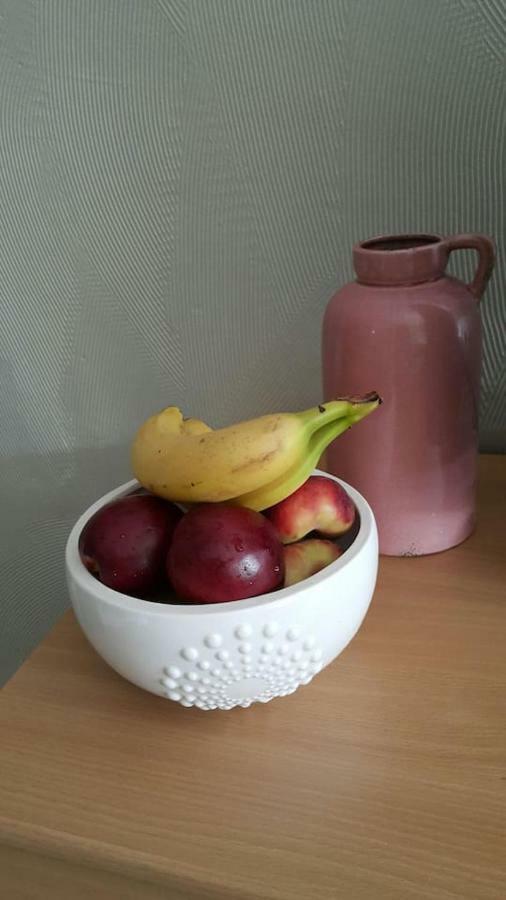 Sunny Apartment, 7 Min With Tram To The Old Town Huoneisto Tallinna